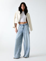 Loose-leg jeans