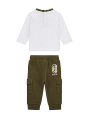 T-shirt and pants set