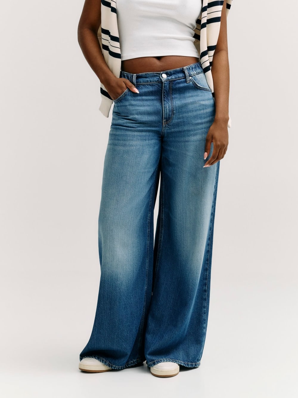 Loose leg jeans
