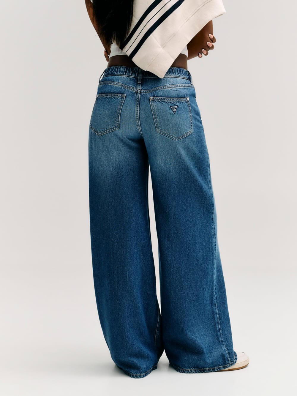 Loose leg jeans