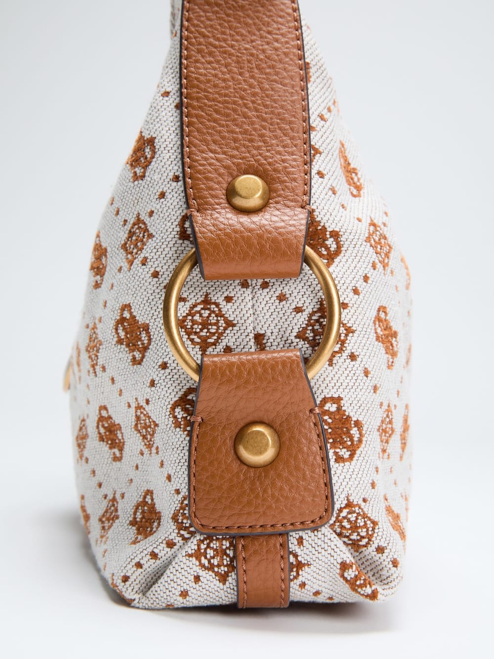 Camden Quattro G Shoulder Bag