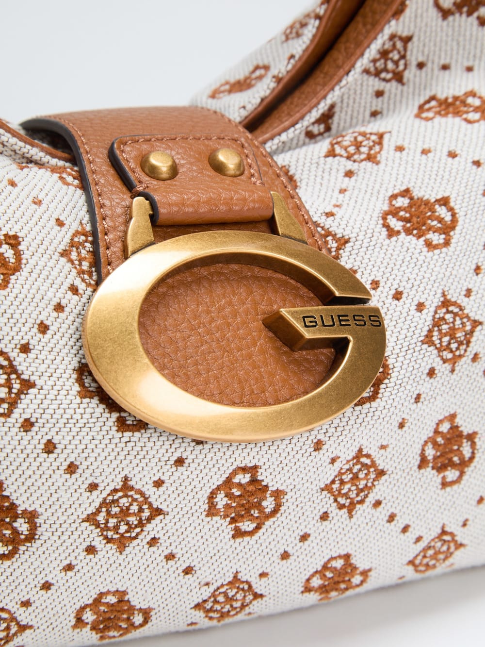 Camden Quattro G Shoulder Bag