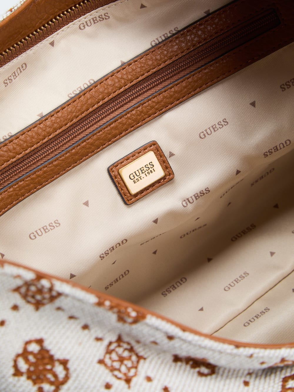 Camden Quattro G Shoulder Bag