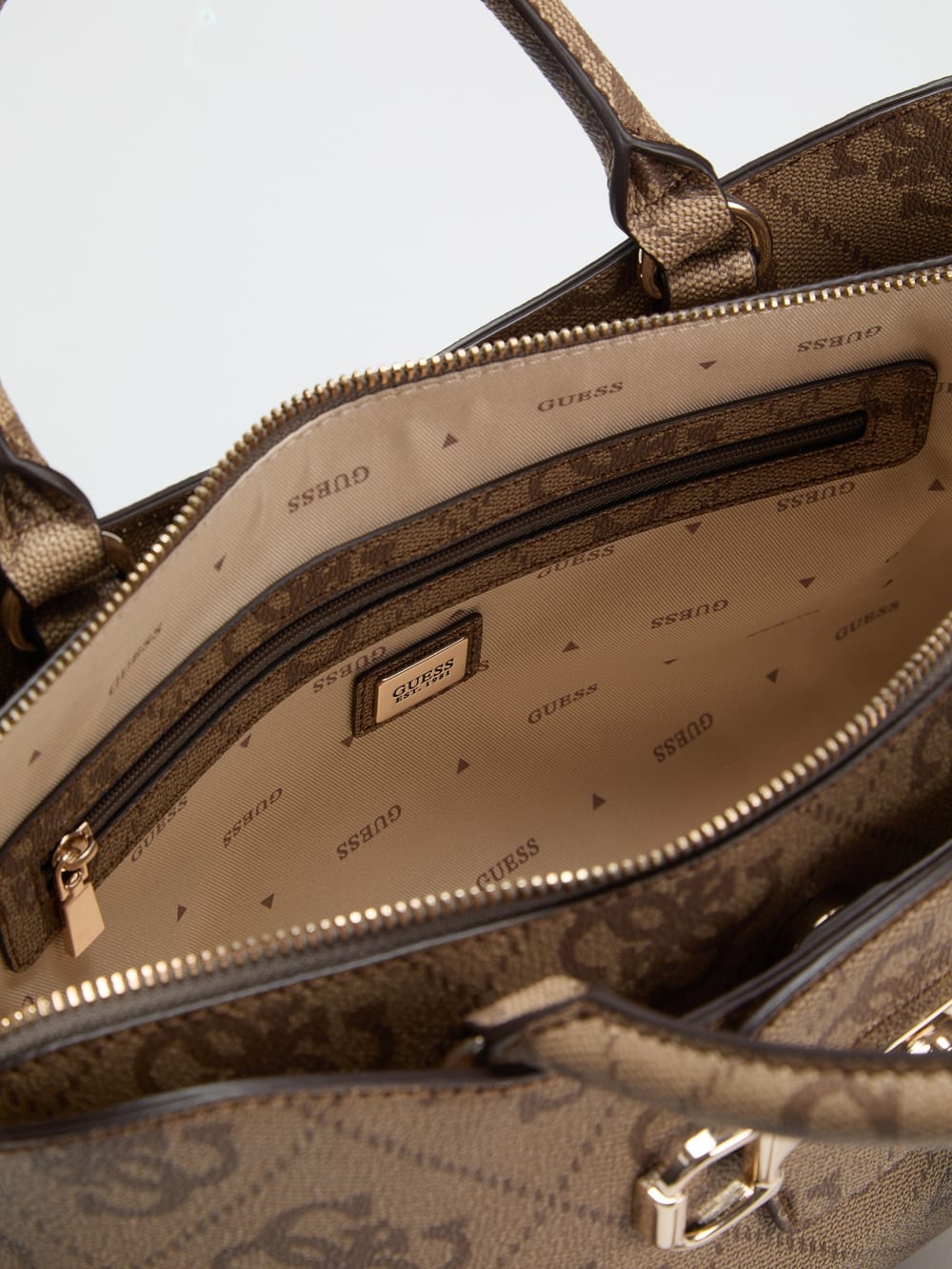 Janie 4G logo satchel