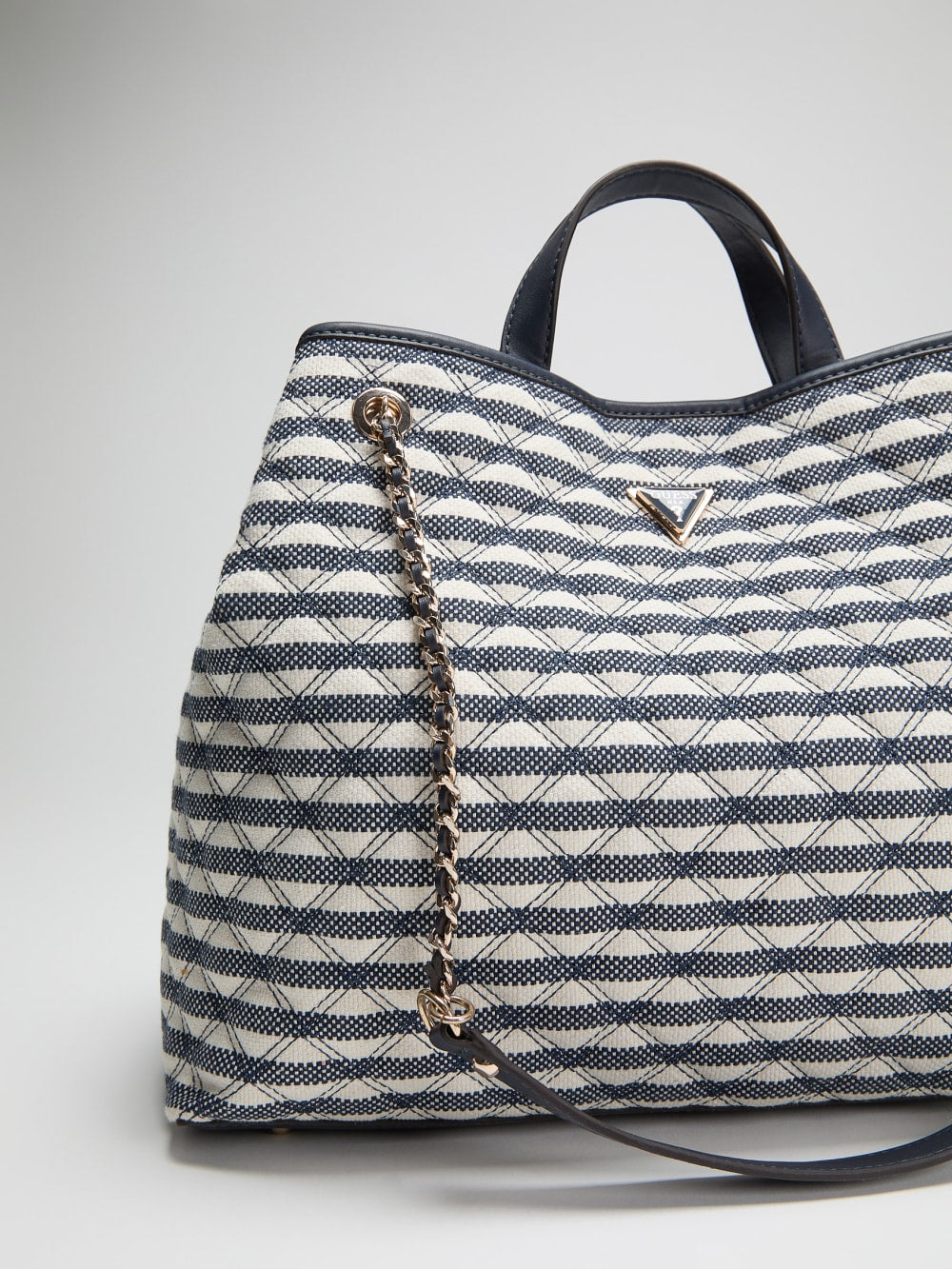 Giully Shopper
