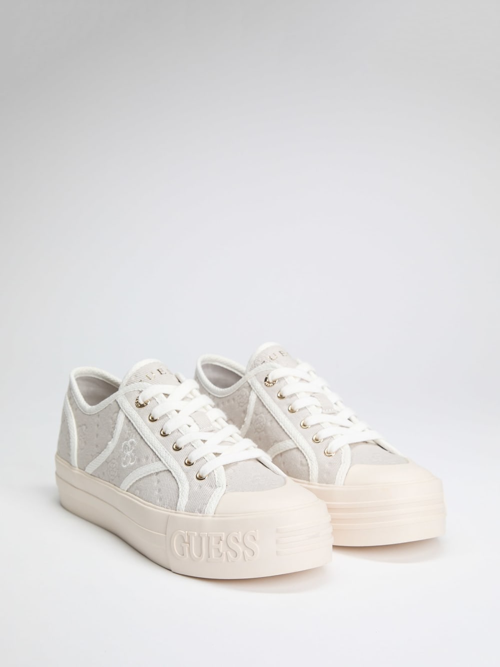 Issah logo sneaker