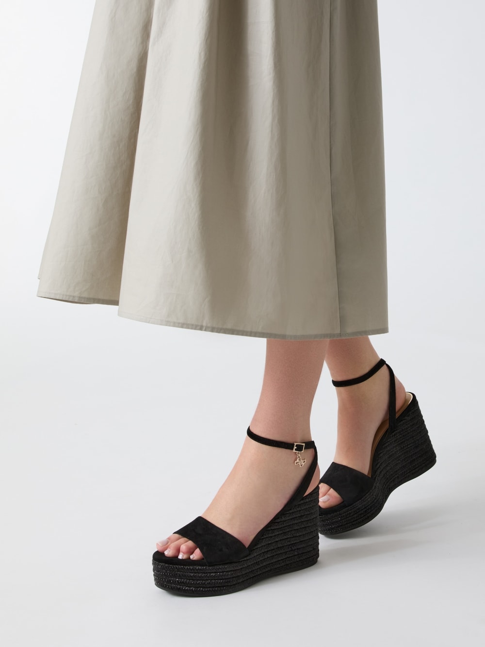 Everly Charm Wedge