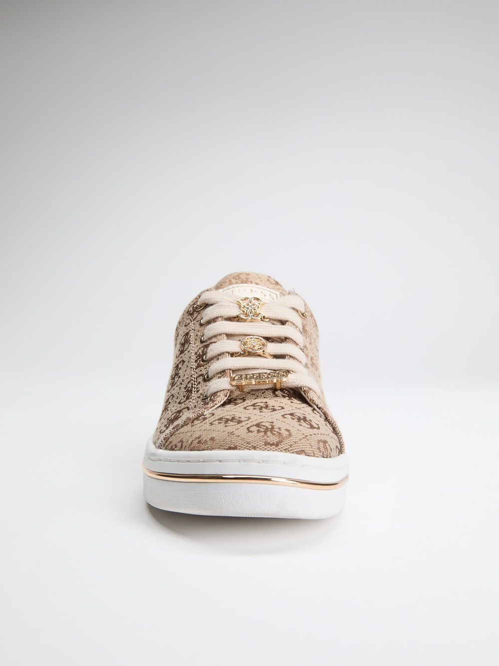 Stasey Quattro G Low-Top Sneakers