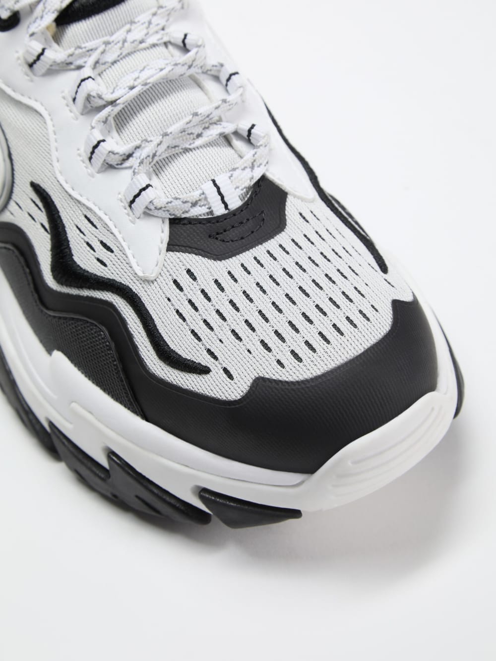 Nennzo Lace-Up Chunky Sneakers