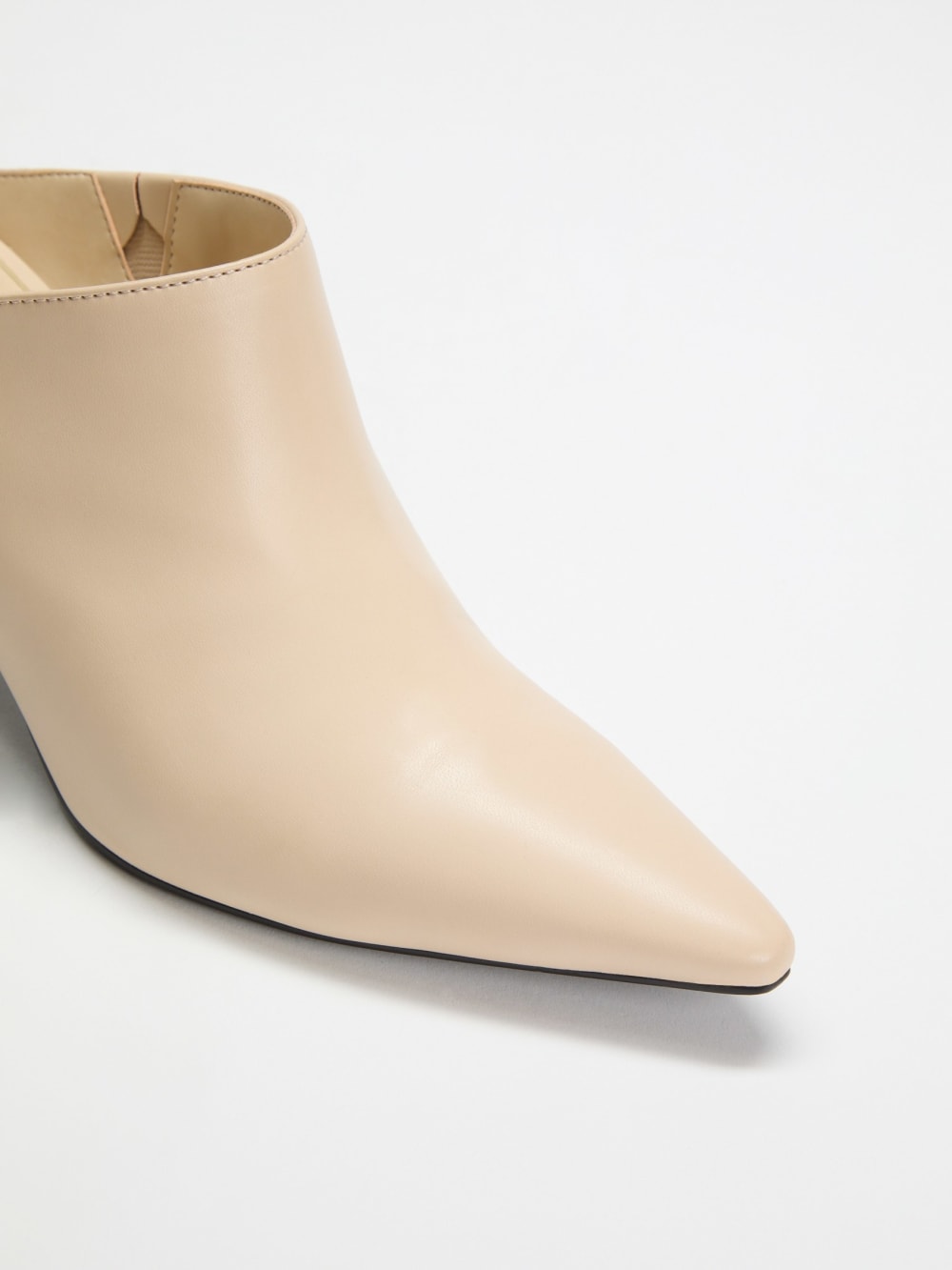 Pacon Stiletto Mules