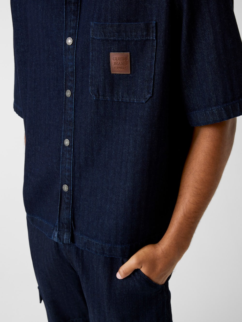 Oversize cropped shirt