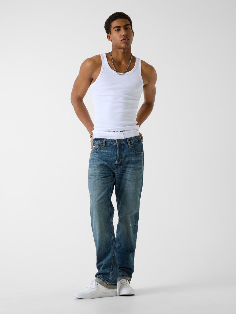 G16 Straight-Leg Jeans