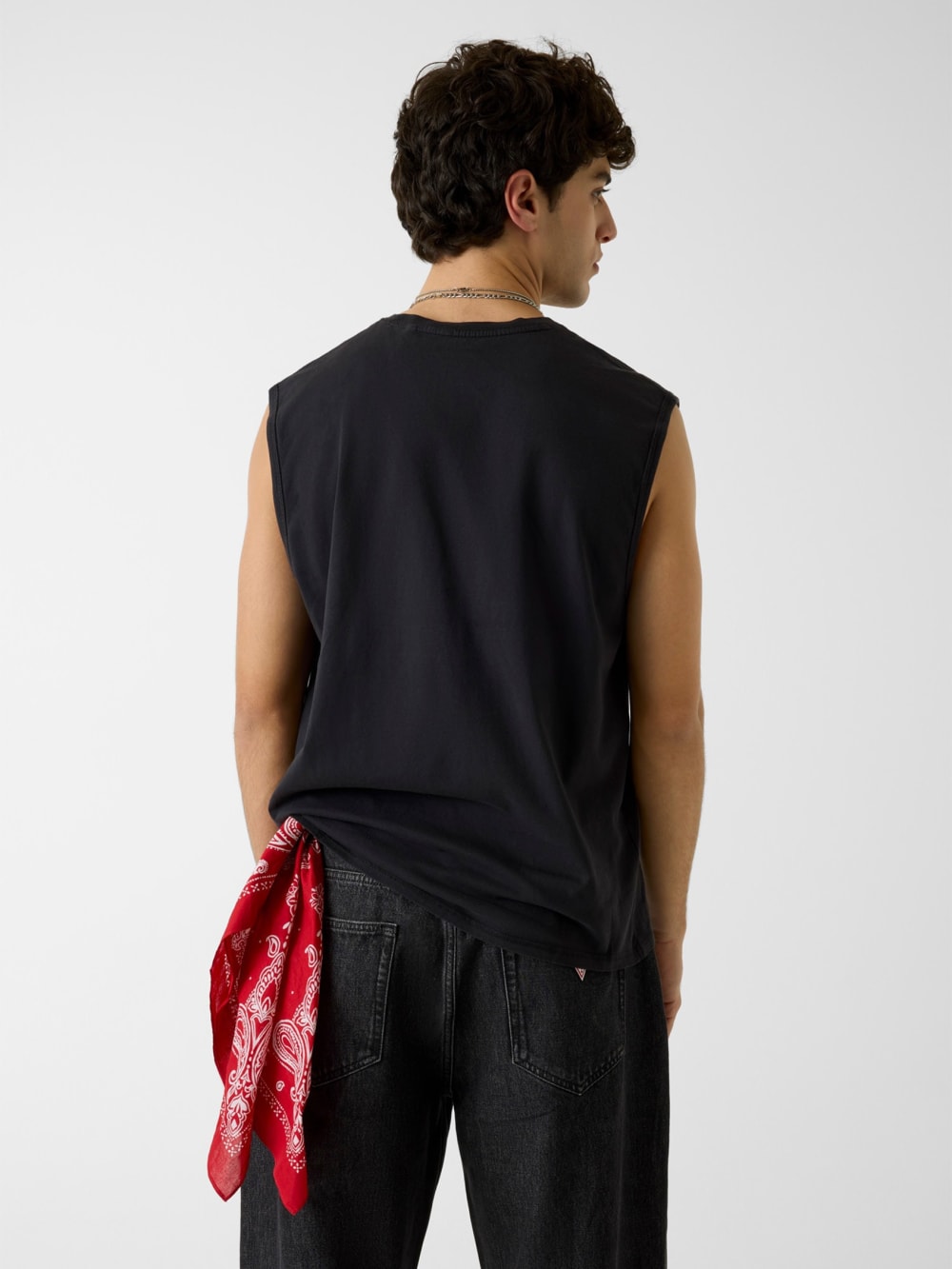 Sleeveless t-shirt