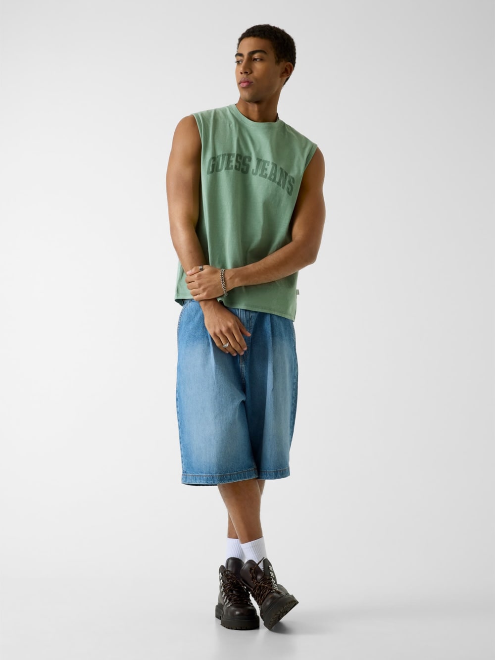 Sleeveless t-shirt