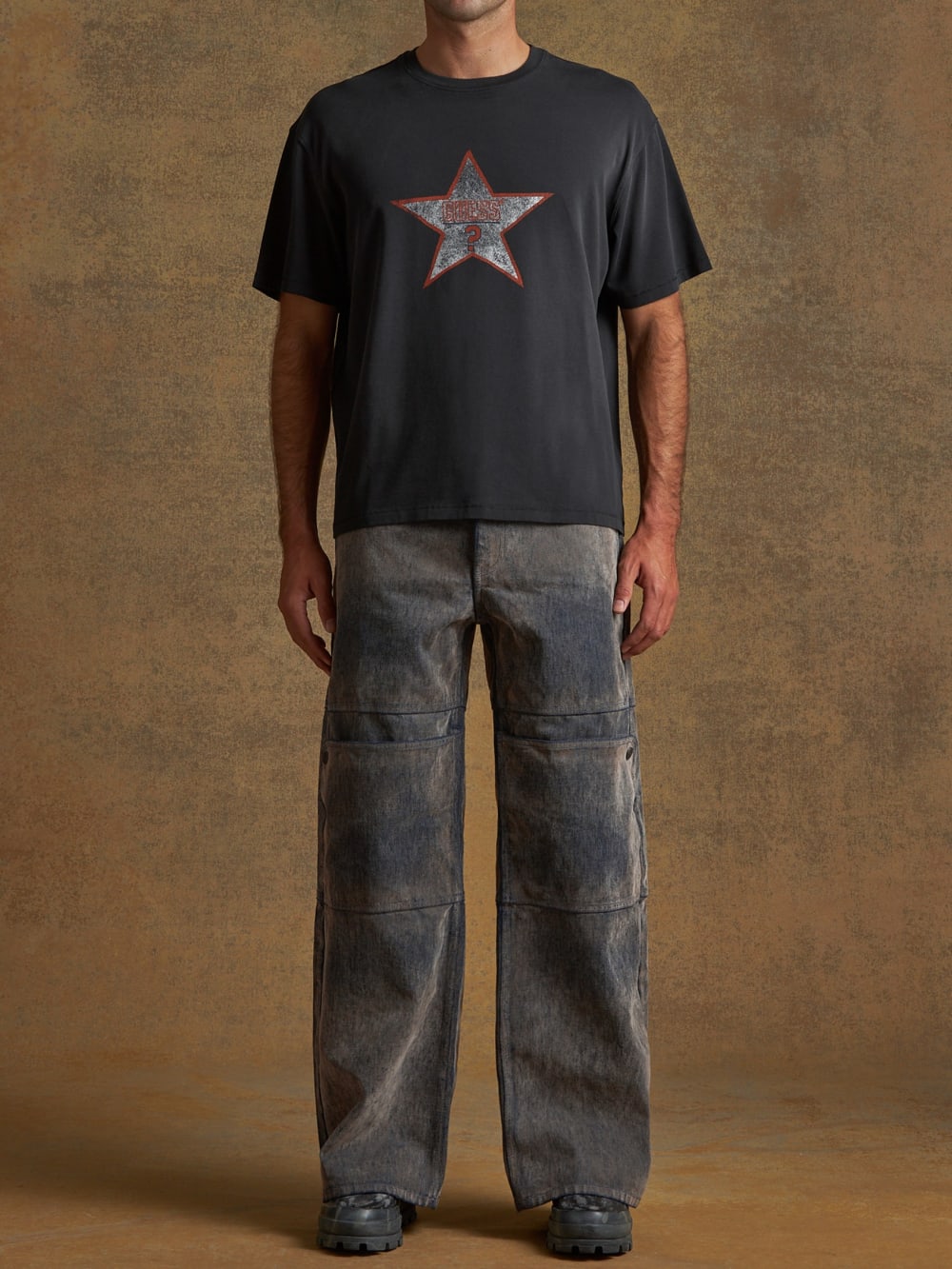 distressed star tee