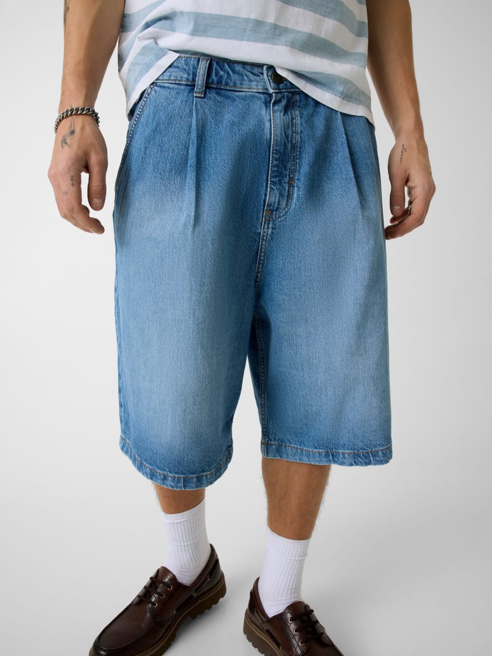 Baggy denim shorts