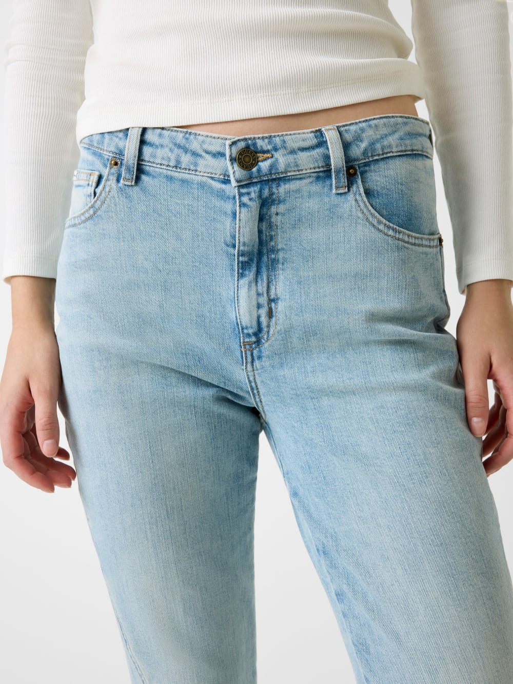 G09 front slit high rise bootcut jeans