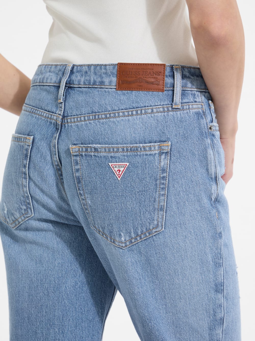 G08 Mid-Rise Distressed Straight Jeans