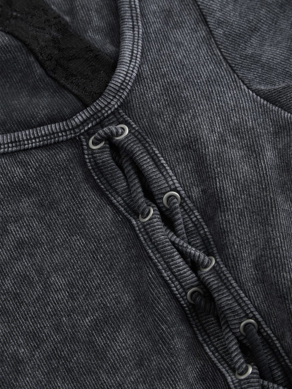 rib tie-top